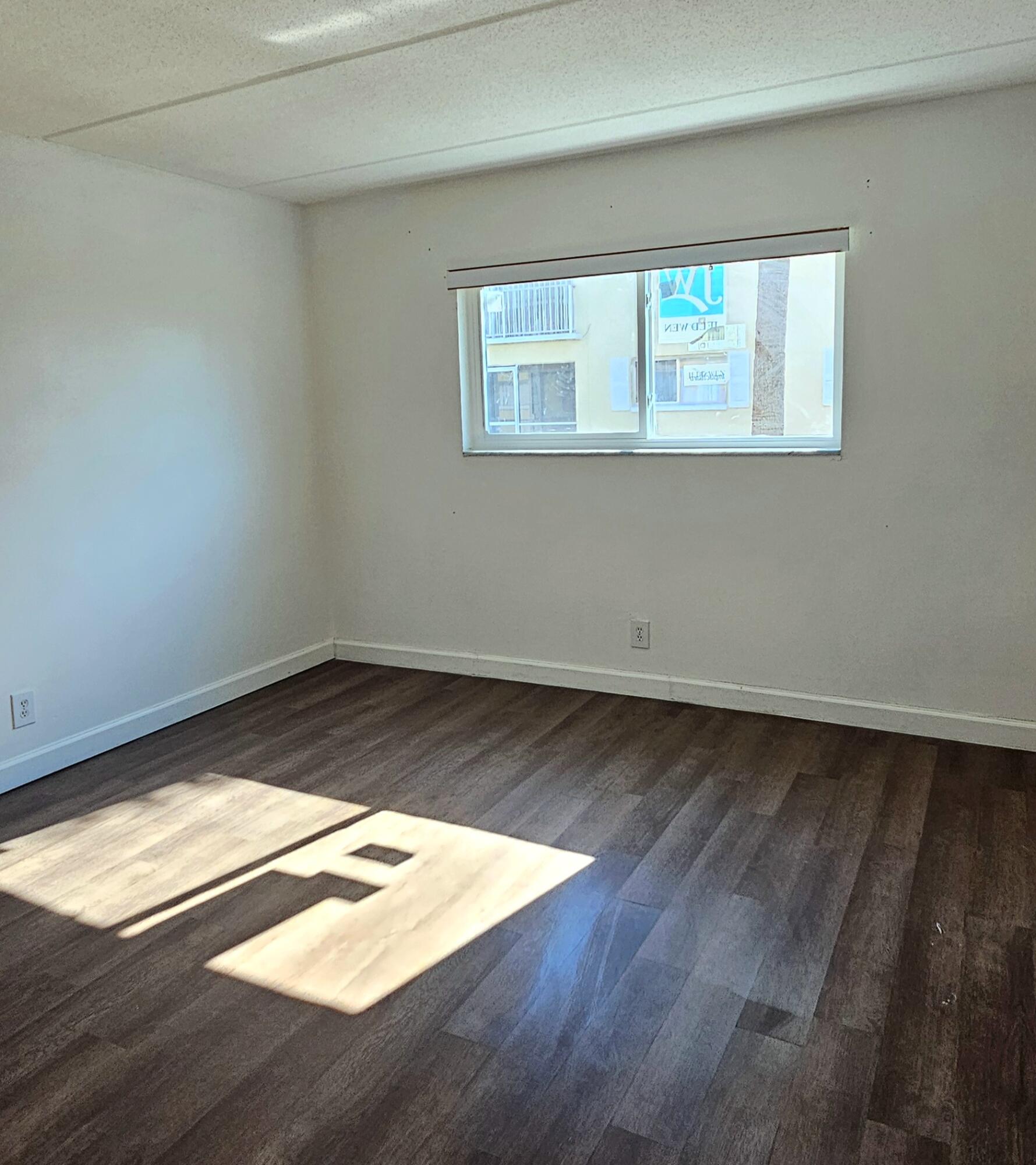 1501 Crescent Circle, Unit B10 Lake Park, FL 33403 - Photo 6 of 9 20251219_132258