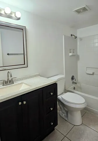 $1,750 | 1501 Crescent Circle, Unit B10, Lake Park, FL 33403