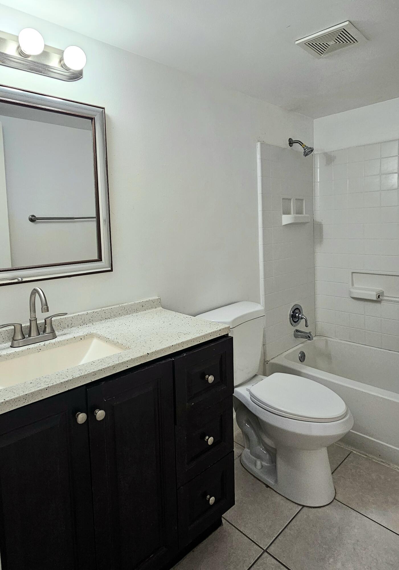 1501 Crescent Circle, Unit B10 Lake Park, FL 33403 - Photo 8 of 9 20251219_132332