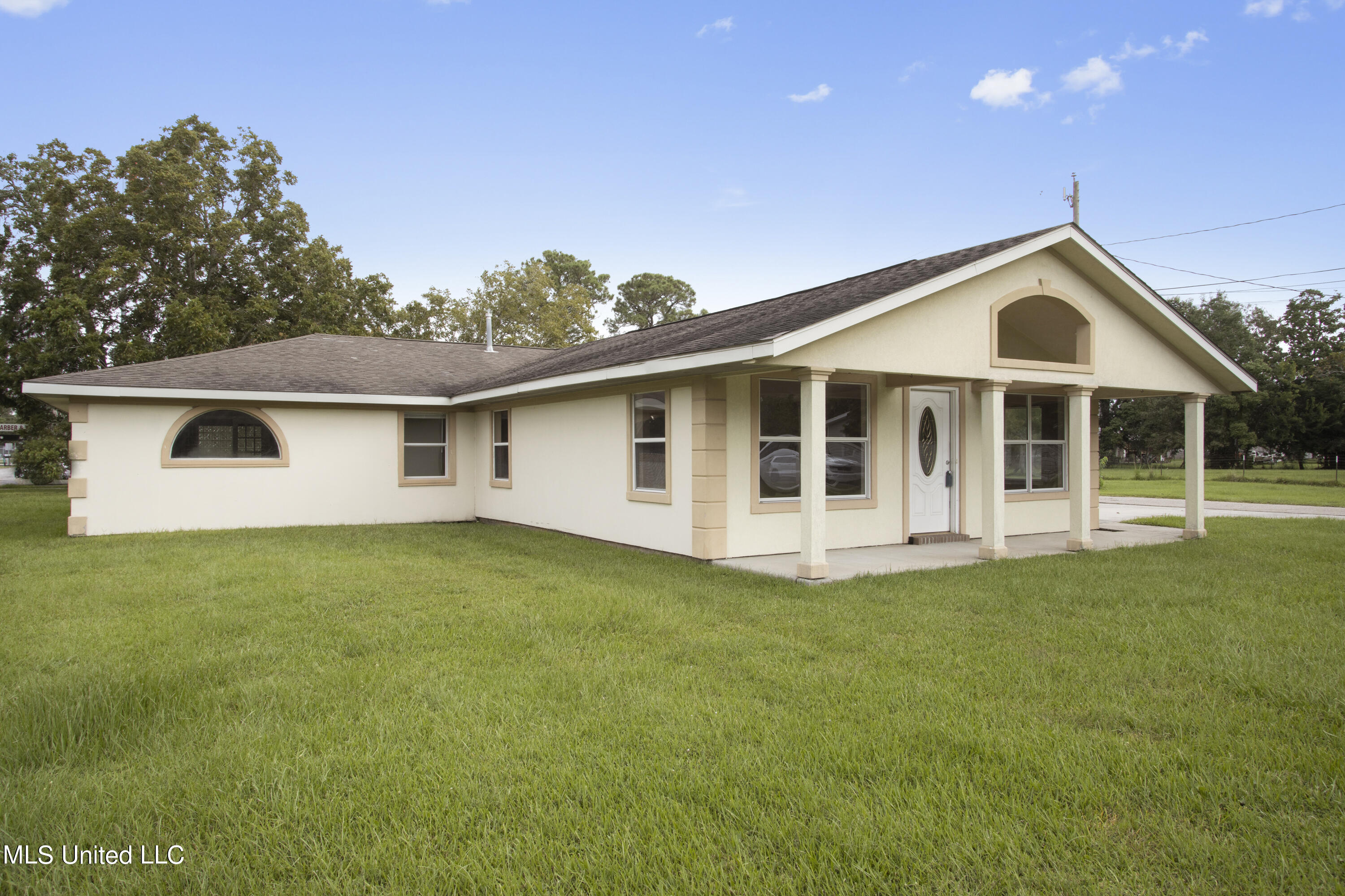 3342 West Race Track Road D'Iberville, MS 39540 - Photo 2 of 25 002 (11)