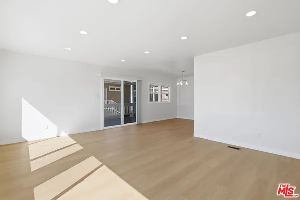 $214,500 | 8901 Eton Avenue, Unit 61, Canoga Park, CA 91304