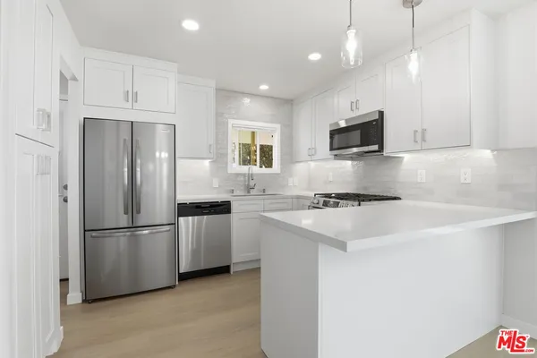 $214,500 | 8901 Eton Avenue, Unit 61, Canoga Park, CA 91304
