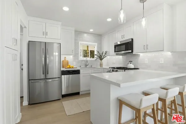 $214,500 | 8901 Eton Avenue, Unit 61, Canoga Park, CA 91304
