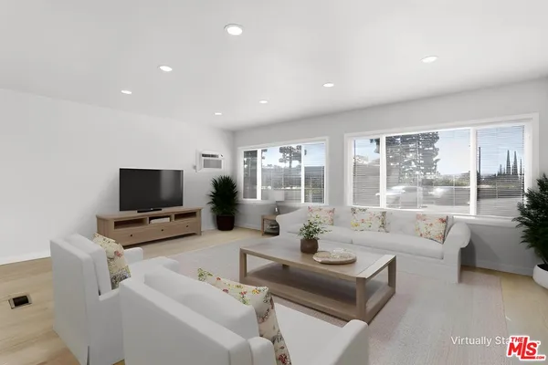$214,500 | 8901 Eton Avenue, Unit 61, Canoga Park, CA 91304