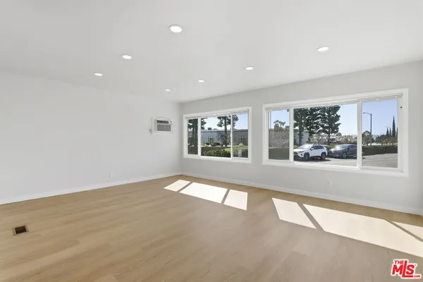 $214,500 | 8901 Eton Avenue, Unit 61, Canoga Park, CA 91304