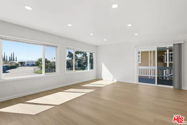 $214,500 | 8901 Eton Avenue, Unit 61, Canoga Park, CA 91304