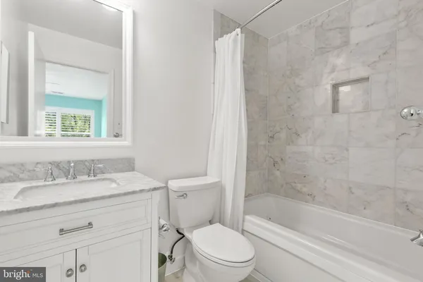 $279,900 | 2610 Camelback Lane, Unit 9, Silver Spring, MD 20906