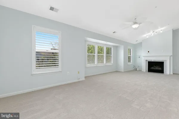 $279,900 | 2610 Camelback Lane, Unit 9, Silver Spring, MD 20906