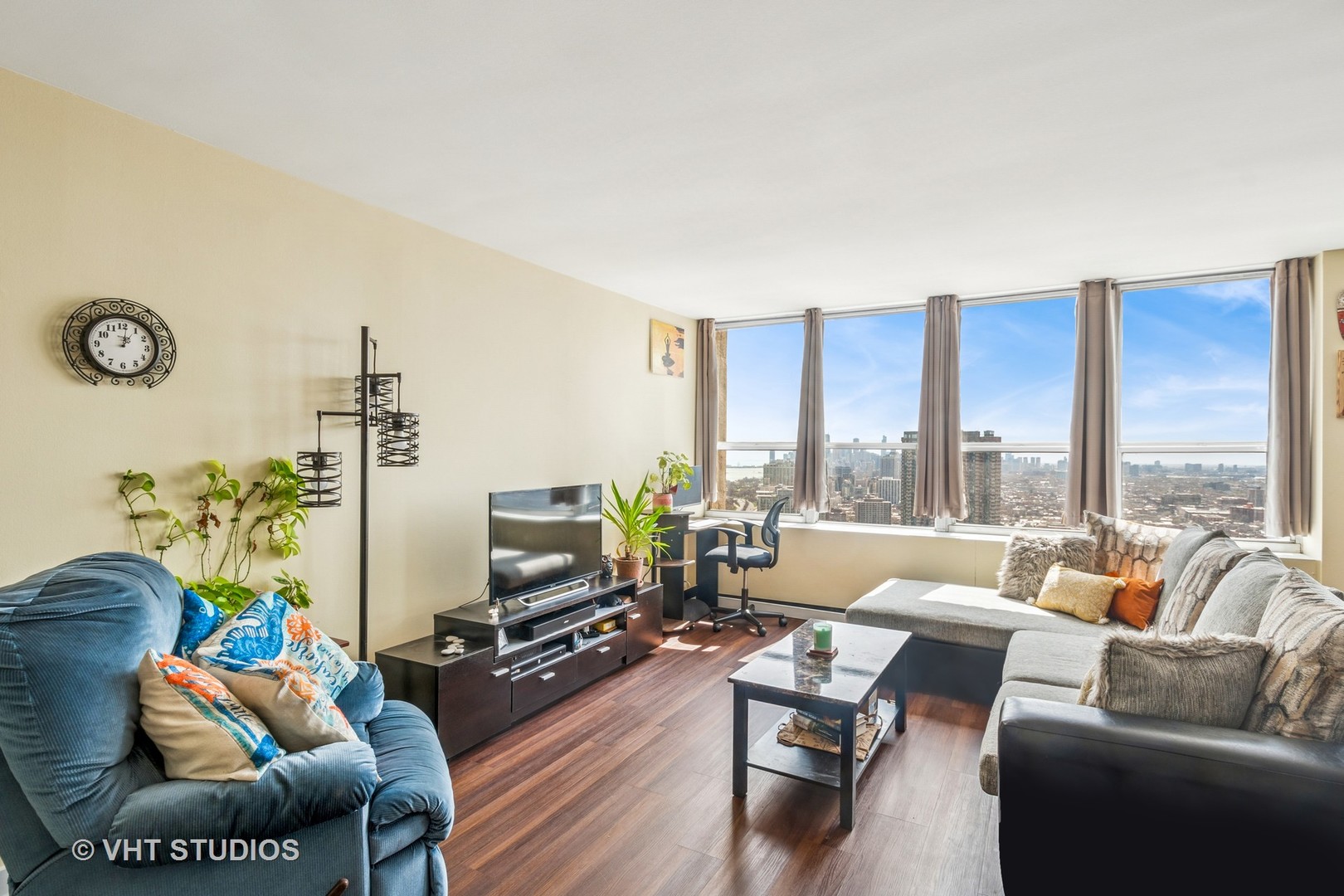 655 West Irving Park Road, Unit 4303 Chicago, IL 60613 - Photo 2 of 14 Gallery Image 2