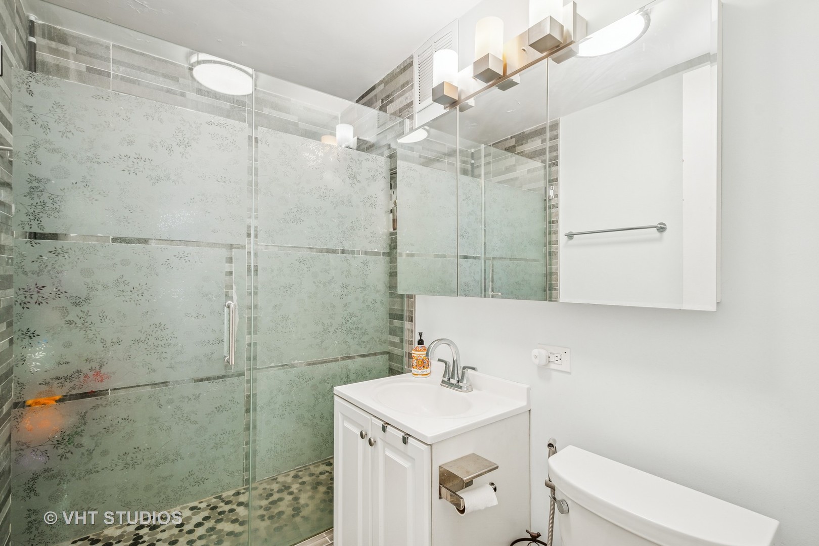 655 West Irving Park Road, Unit 4303 Chicago, IL 60613 - Photo 10 of 14 Gallery Image 10