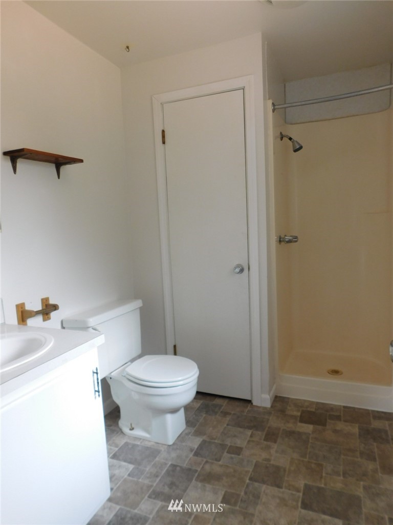 9041 178th Avenue Southwest Rochester, WA 98579 - Photo 8 of 12 Gallery Image 8