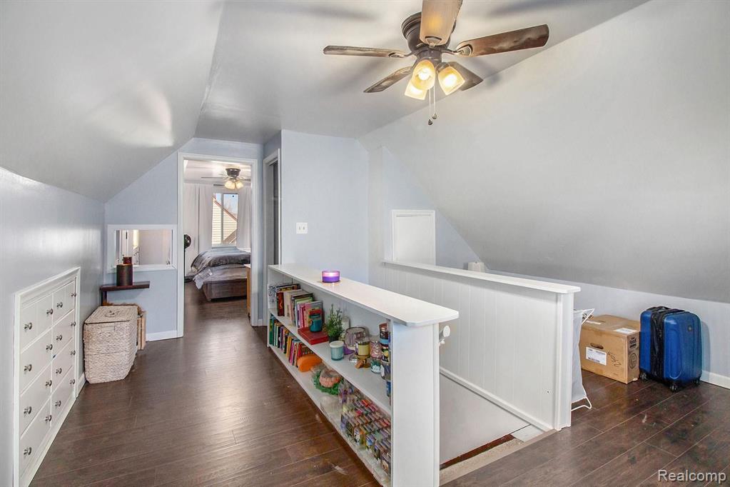 22160 Colgate Street Farmington Hills, MI 48336 - Photo 12 of 25