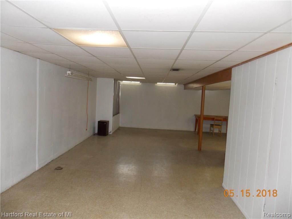 28017 West Nine Mile Road Farmington Hills, MI 48336 - Photo 19 of 27