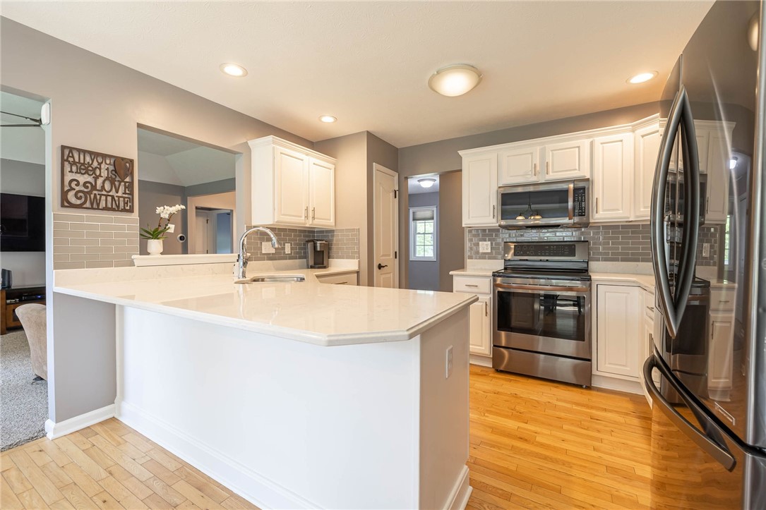 475 Mill Road Greece, NY 14626 - Photo 8 of 33
