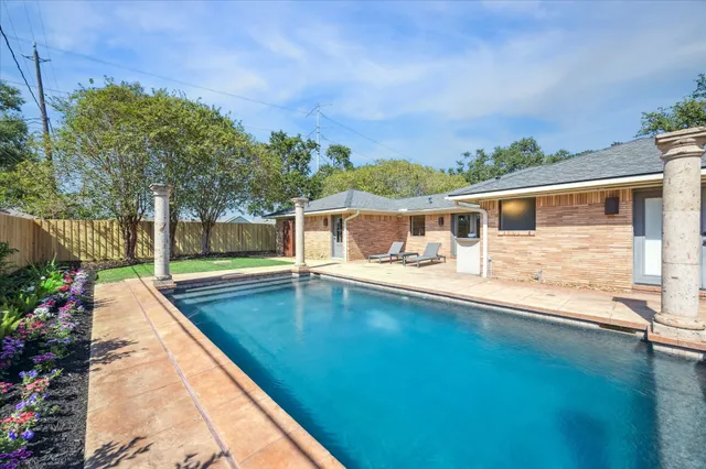 $685,000 | 1814 Haverhill Drive, Houston, TX 77008