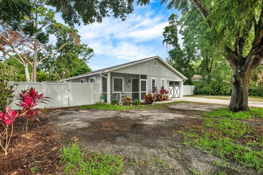 1978 Dix Street Largo, FL 33774 - Photo 30 of 44