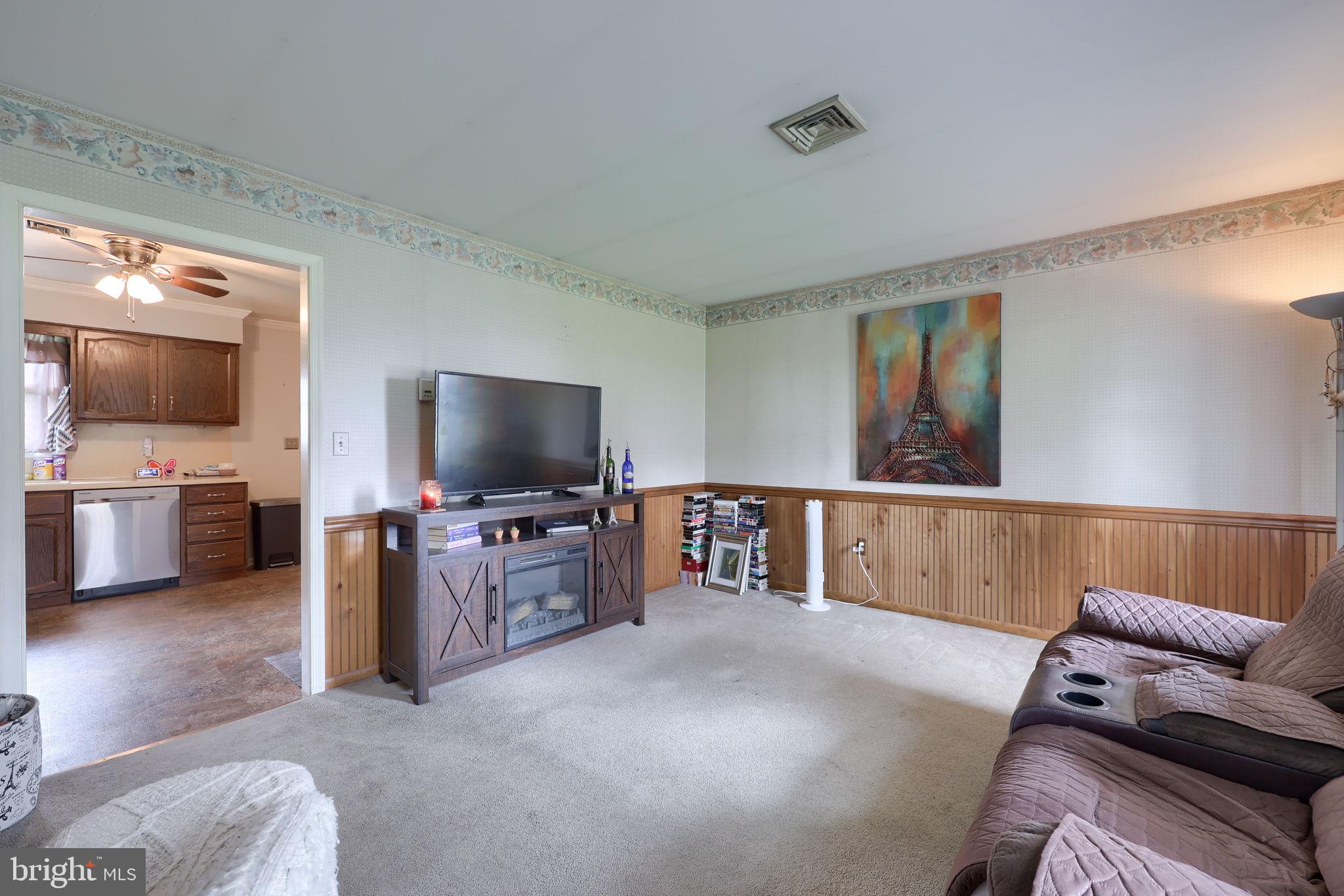 1409 Stony Battery Road Lancaster, PA 17601 - Photo 4 of 16