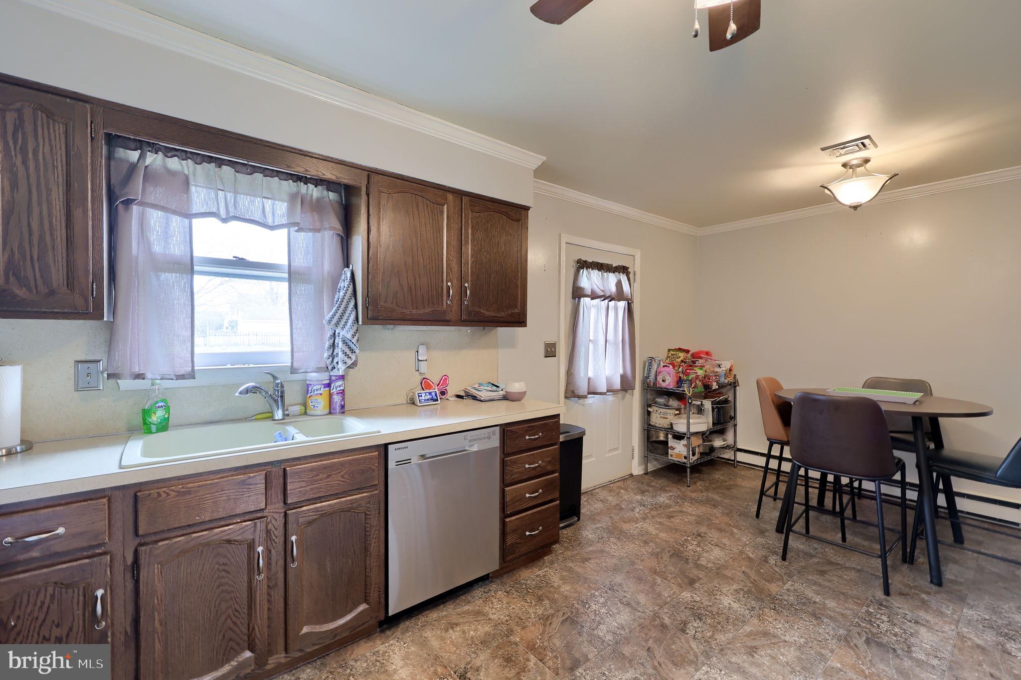 1409 Stony Battery Road Lancaster, PA 17601 - Photo 6 of 16