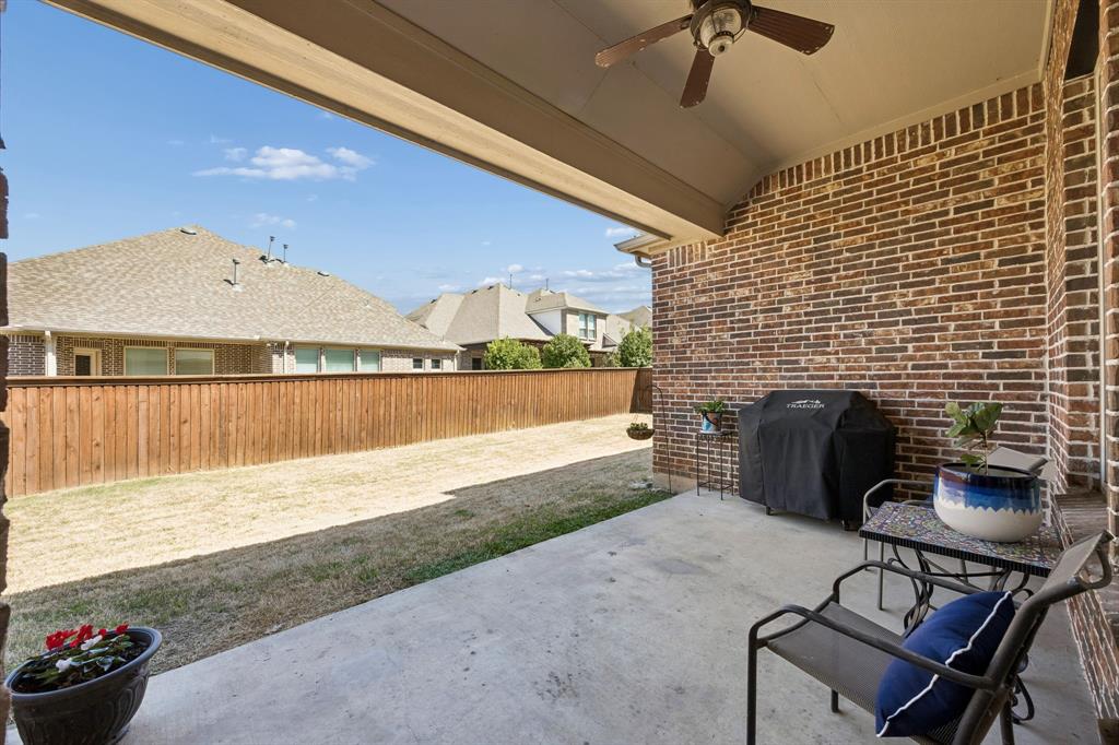 948 Holt Lane Allen, TX 75013 - Photo 31 of 40 The perfect spot to have your morning coffee!