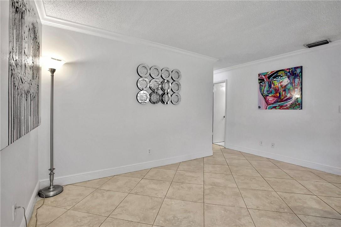 106 Kensington Road Hollywood, FL 33021 - Photo 21 of 42 a view of an empty room