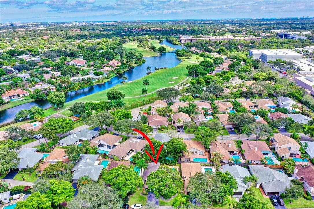 106 Kensington Road Hollywood, FL 33021 - Photo 42 of 42 an aerial view of multiple house
