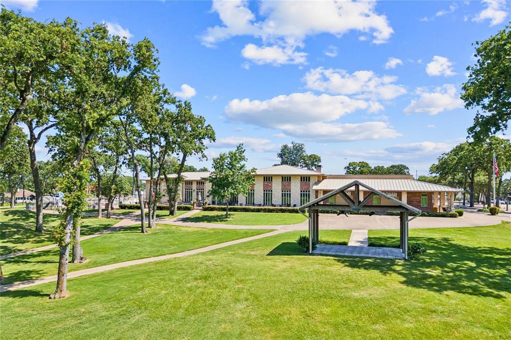 101 Beacon Court Mabank, TX 75143 - Photo 29 of 33
