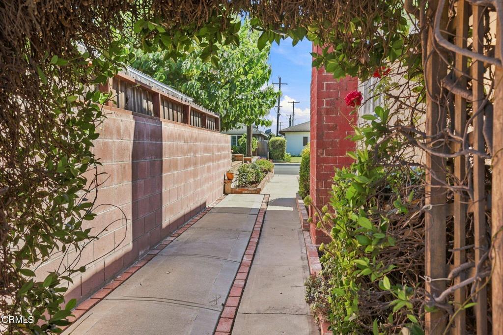 823 West Roderick Avenue Oxnard, CA 93030 - Photo 31 of 34 44-web-or-mls-0R3A7563