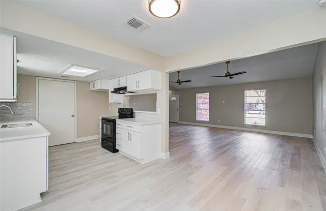 $2,100 | 13843 Rosetta Drive, Cypress, TX 77429