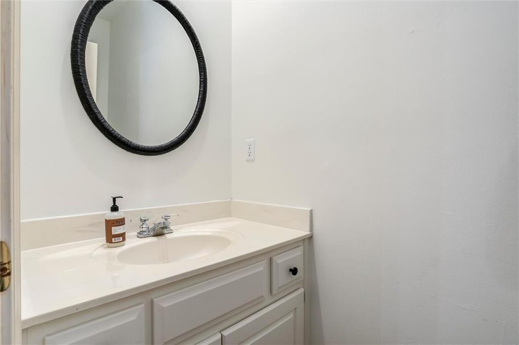 6001 Hallet Street Shawnee, KS 66216 - Photo 22 of 36