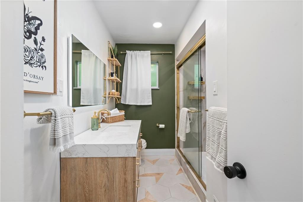 328 Thompson Run Road Pittsburgh, PA 15237 - Photo 16 of 29