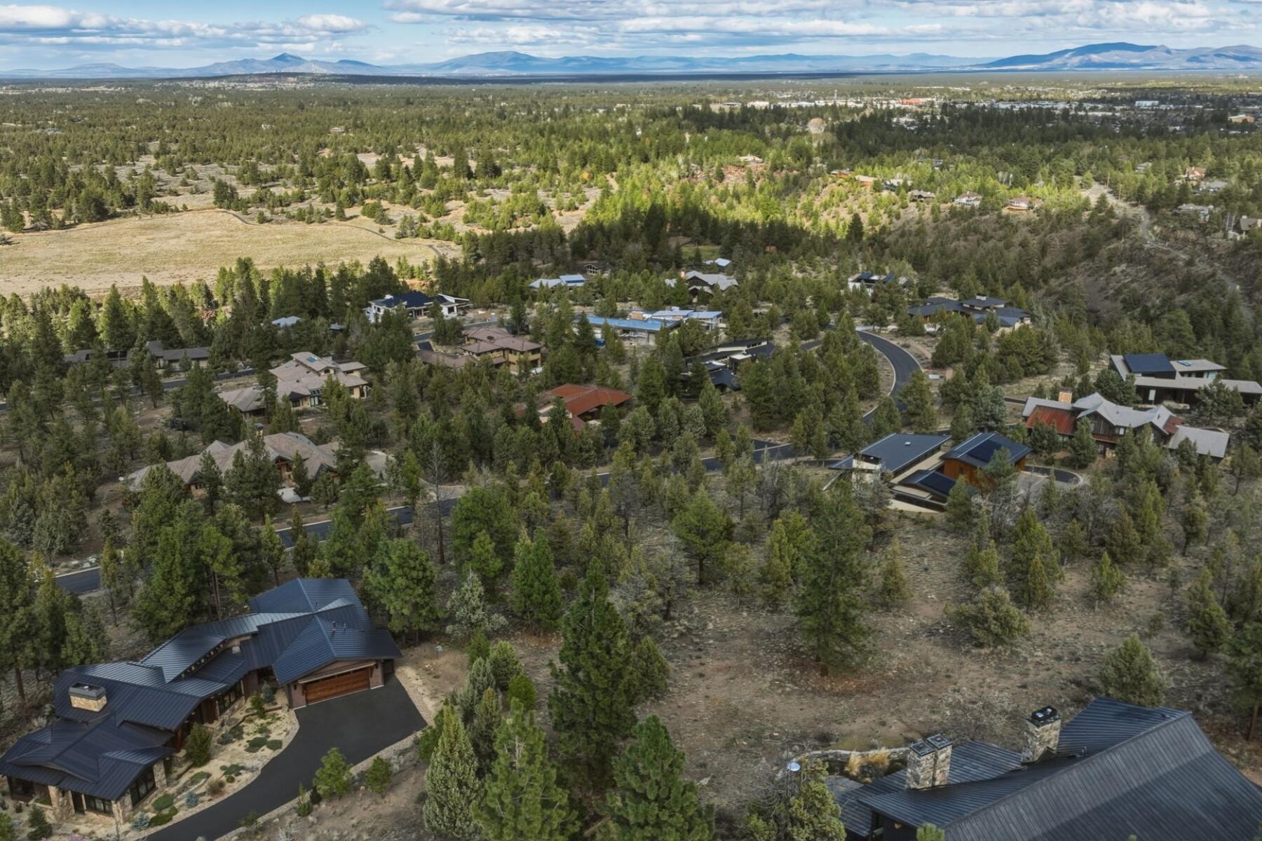 1560 Northwest Wild Rye Circle Bend, OR 97703 - Photo 6 of 18 batch_5 - 5 - 1-web-or-mls-Riley_Visuals