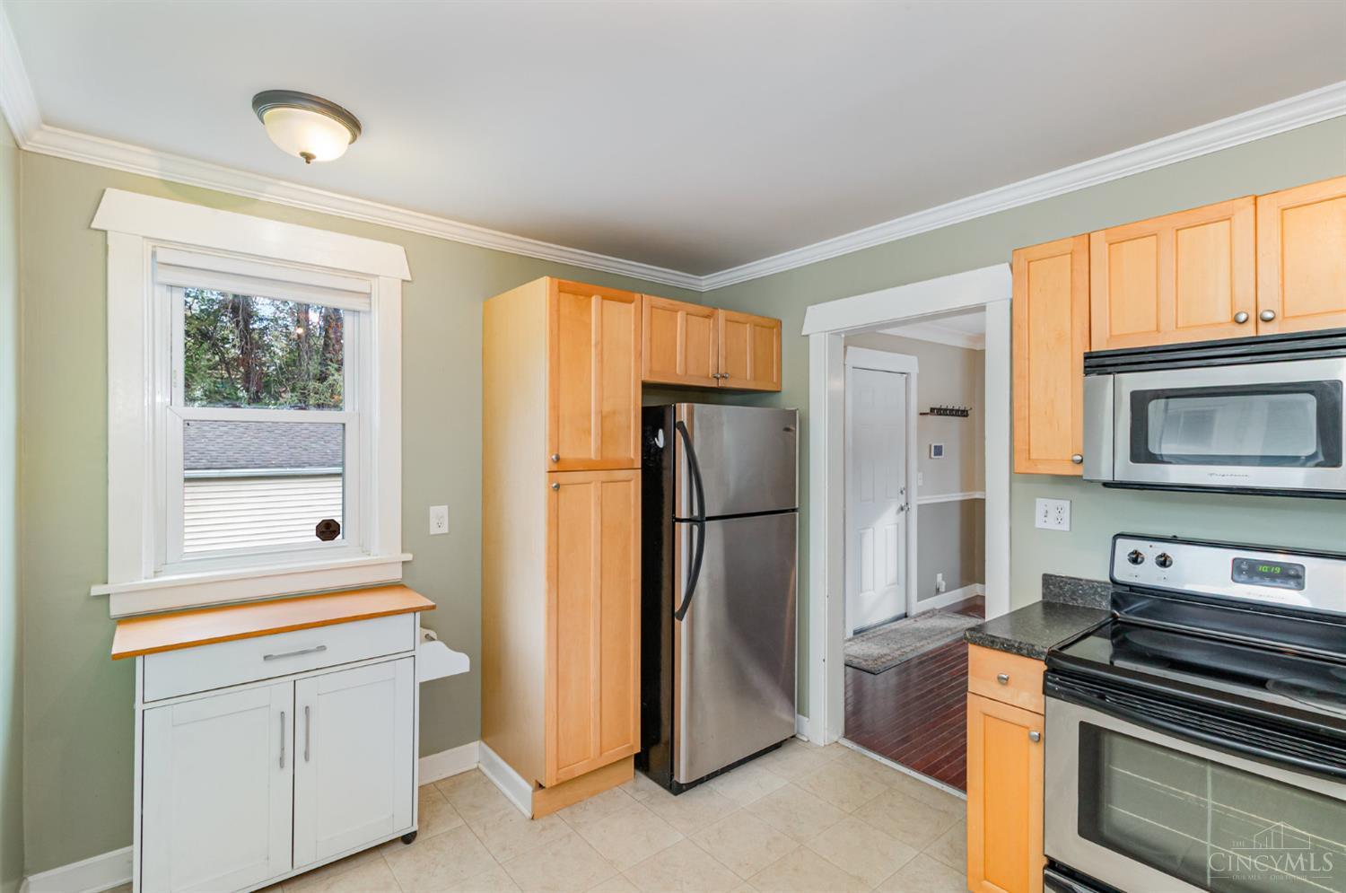 6520 Roe Street Cincinnati, OH 45227 - Photo 9 of 23 Gallery Image 9