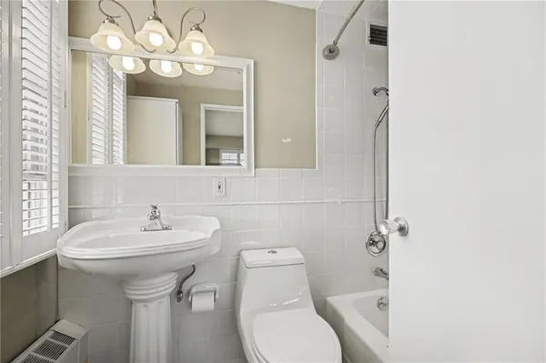 $182,000 | 333 West Meyer Boulevard, Unit 413, Kansas City, MO 64113