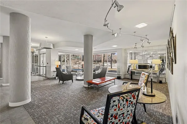 $182,000 | 333 West Meyer Boulevard, Unit 413, Kansas City, MO 64113