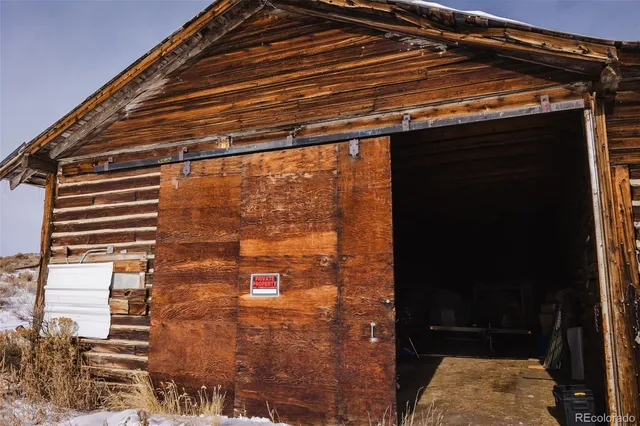 a view of mountain view with sky view