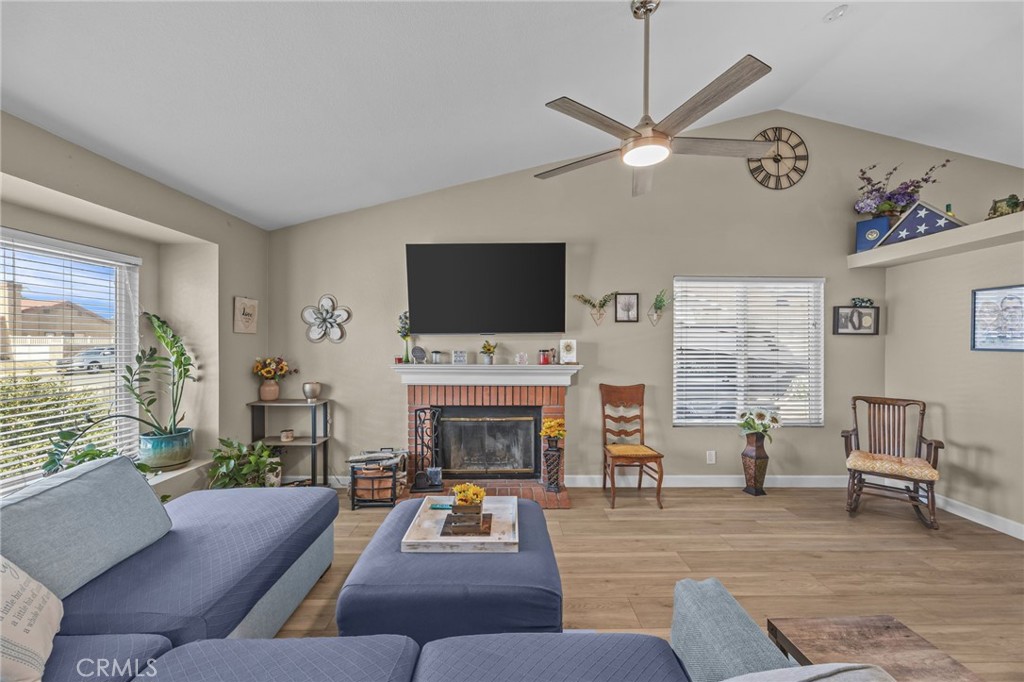 27308 Rio Vista Drive Menifee, CA 92586 - Photo 5 of 42