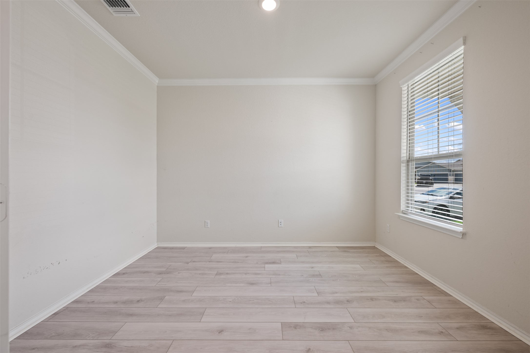 225 Gunther Way Taylor, TX 76574 - Photo 6 of 40