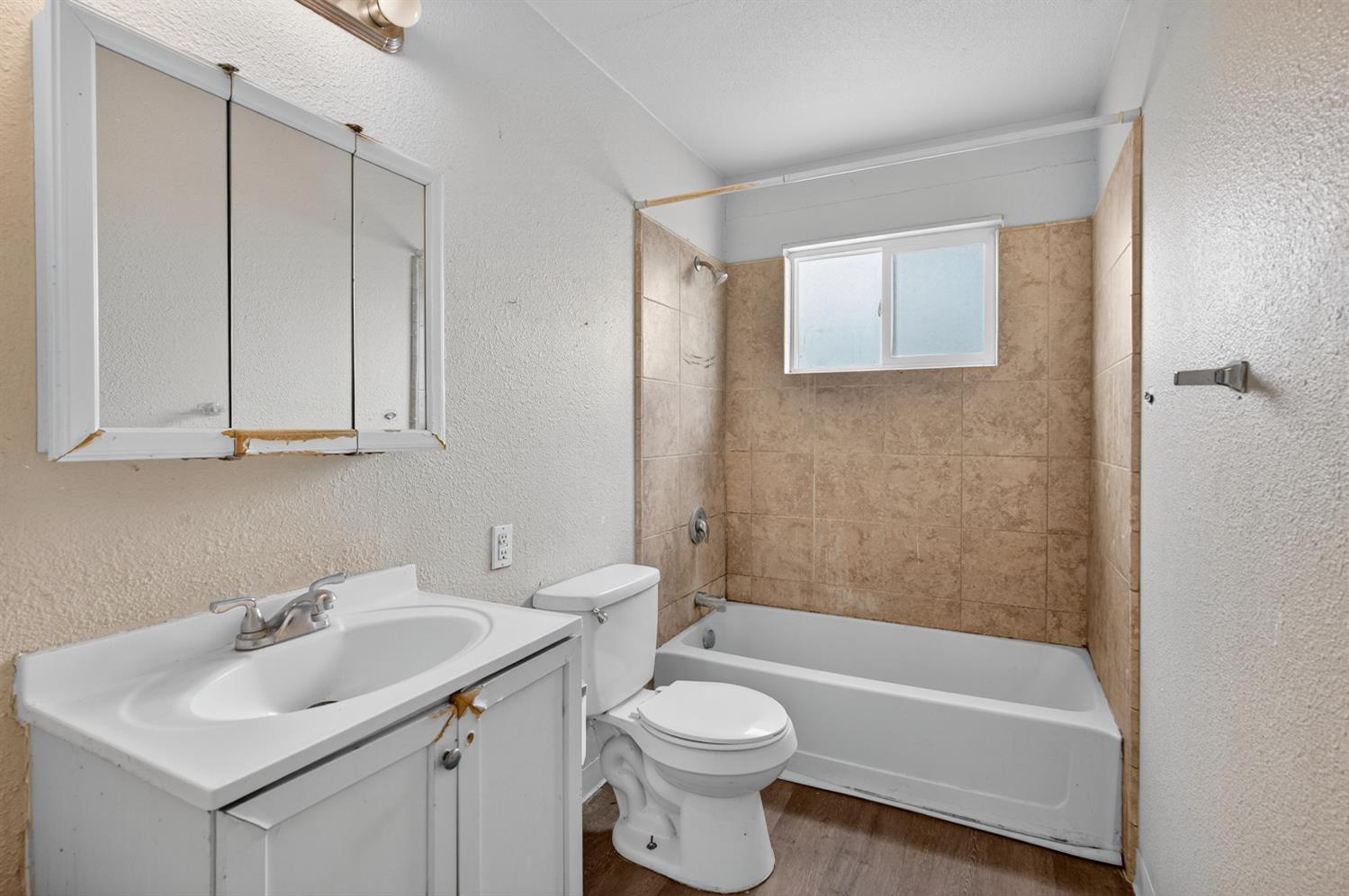 48 West Leland Road Pittsburg, CA 94565 - Photo 14 of 28