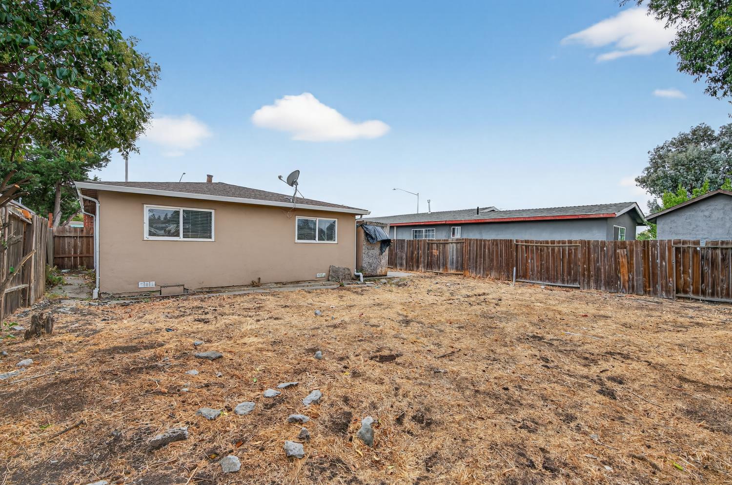 48 West Leland Road Pittsburg, CA 94565 - Photo 25 of 28