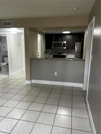 $2,100 | 7035 Northwest 186th Street, Unit D107, Hialeah, FL 33015