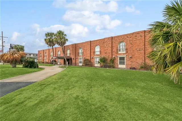 $115,000 | 6901 Veterans Memorial Boulevard, Unit 13, Metairie, LA 70003