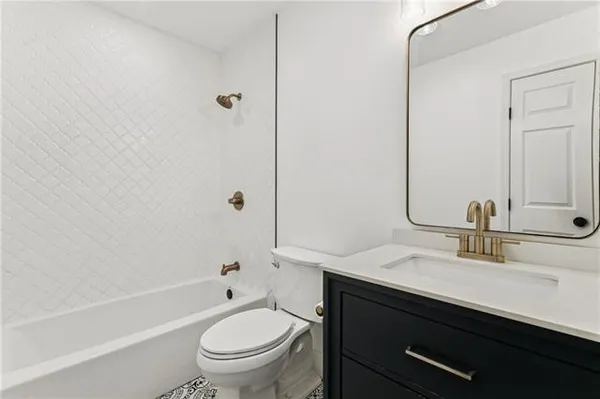 $115,000 | 6901 Veterans Memorial Boulevard, Unit 13, Metairie, LA 70003