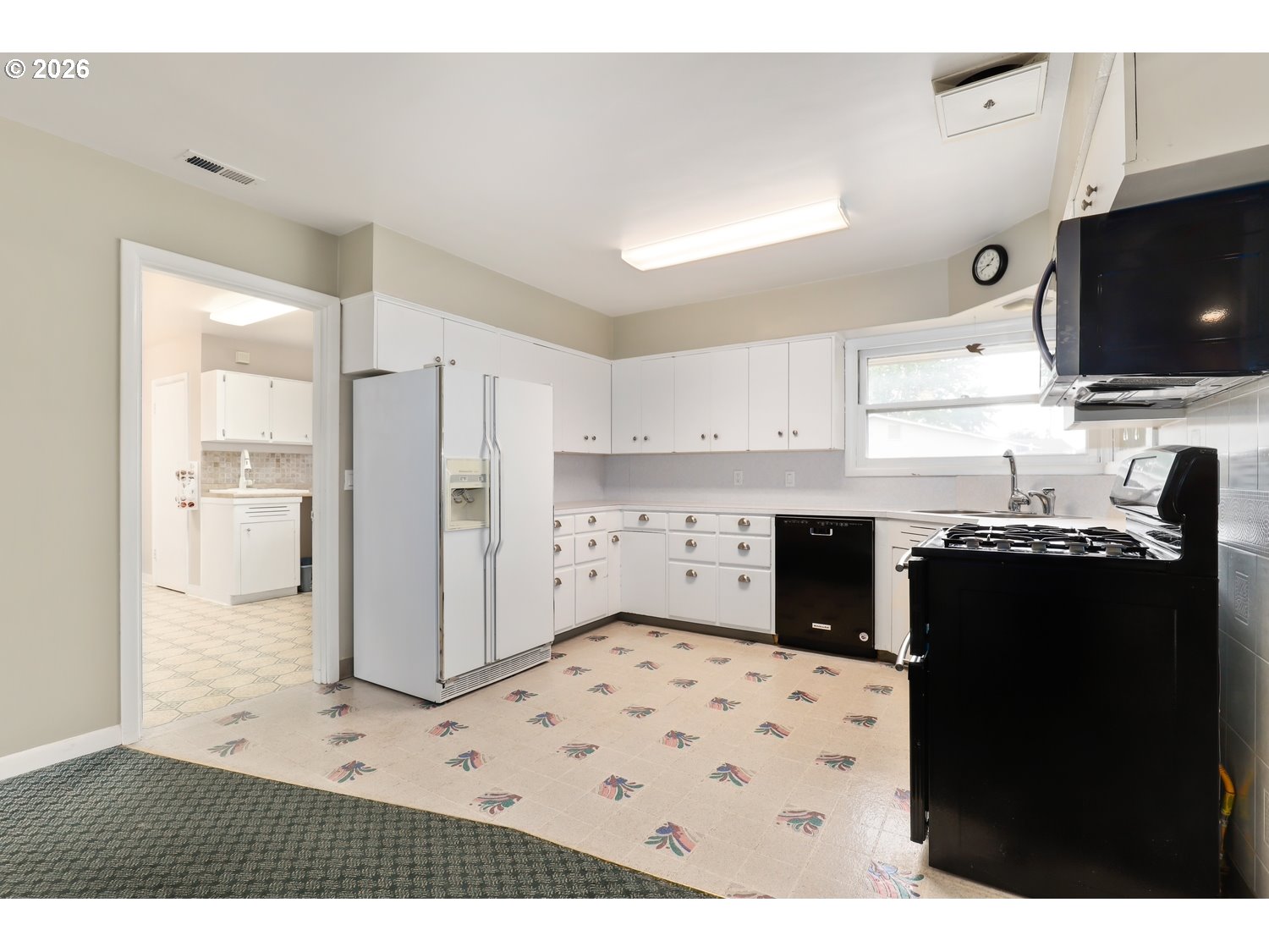 617 North Knights Bridge Road Canby, OR 97013 - Photo 11 of 28