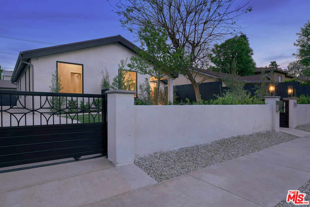 11622 Addison Street Valley Village, CA 91601 - Photo 2 of 39