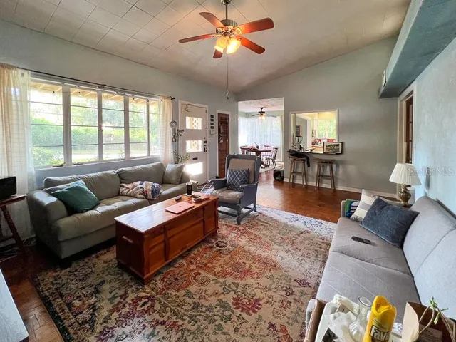 $2,250 | 929 Northwest 22nd Street, Gainesville, FL 32603