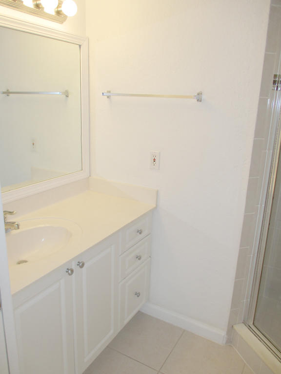 8285 Thames Boulevard, Unit A Boca Raton, FL 33433 - Photo 14 of 14 bath cab