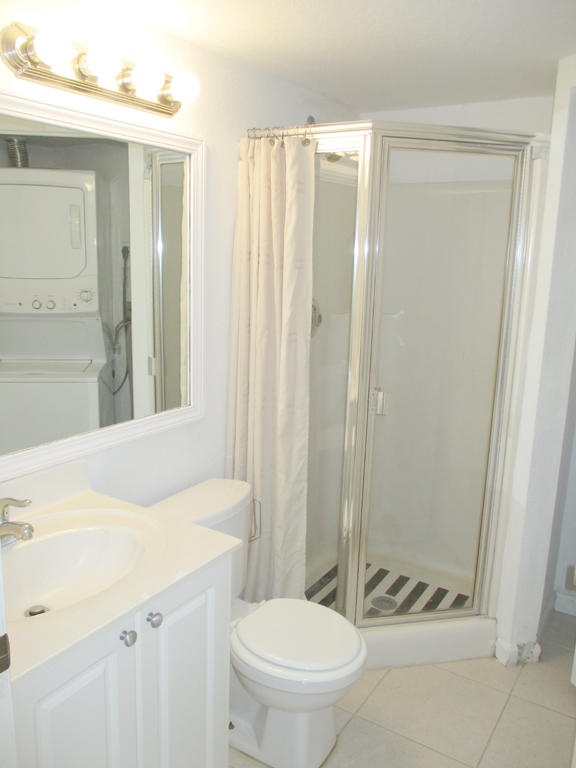 8285 Thames Boulevard, Unit A Boca Raton, FL 33433 - Photo 8 of 14 bathroomdown