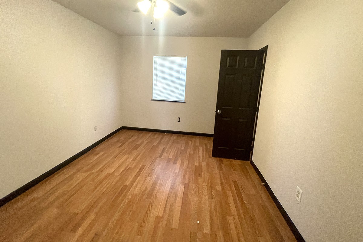 6327 Goforth Street Houston, TX 77021 - Photo 6 of 14