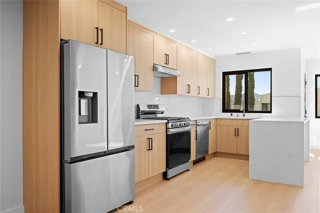 $798,000 | 1162 Winchester Avenue, Unit K, Glendale, CA 91201