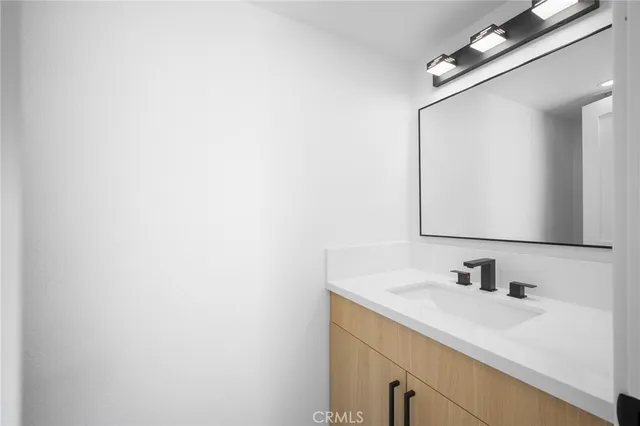 $798,000 | 1162 Winchester Avenue, Unit K, Glendale, CA 91201